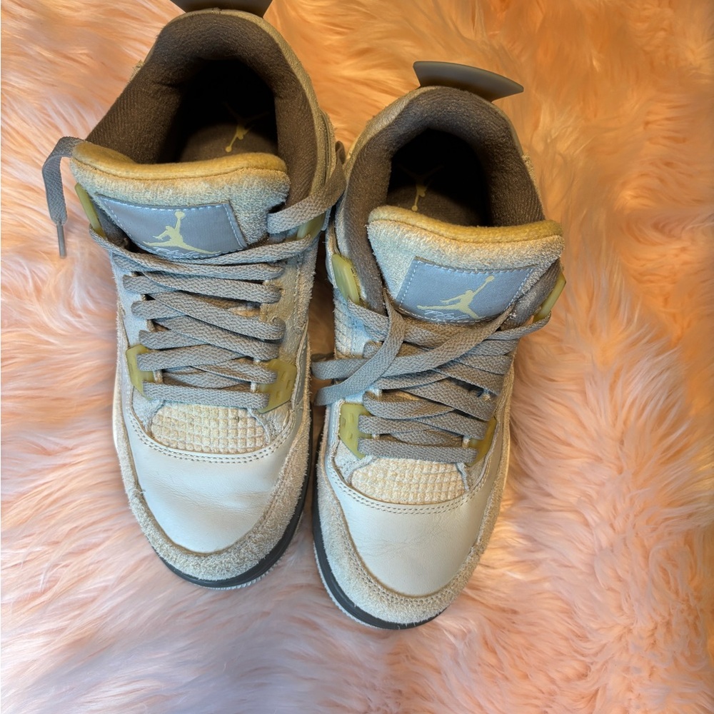 Jordan Retro 4 Vanilla